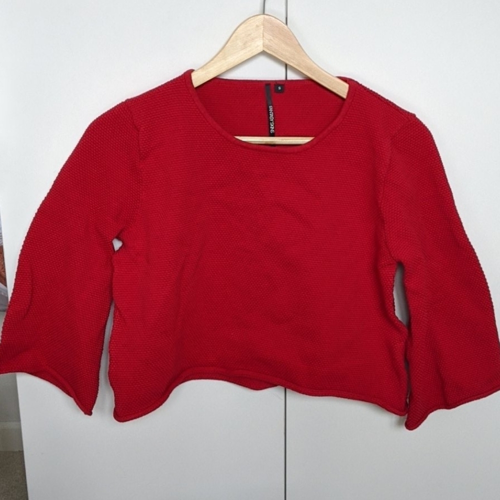Bright pure red Top